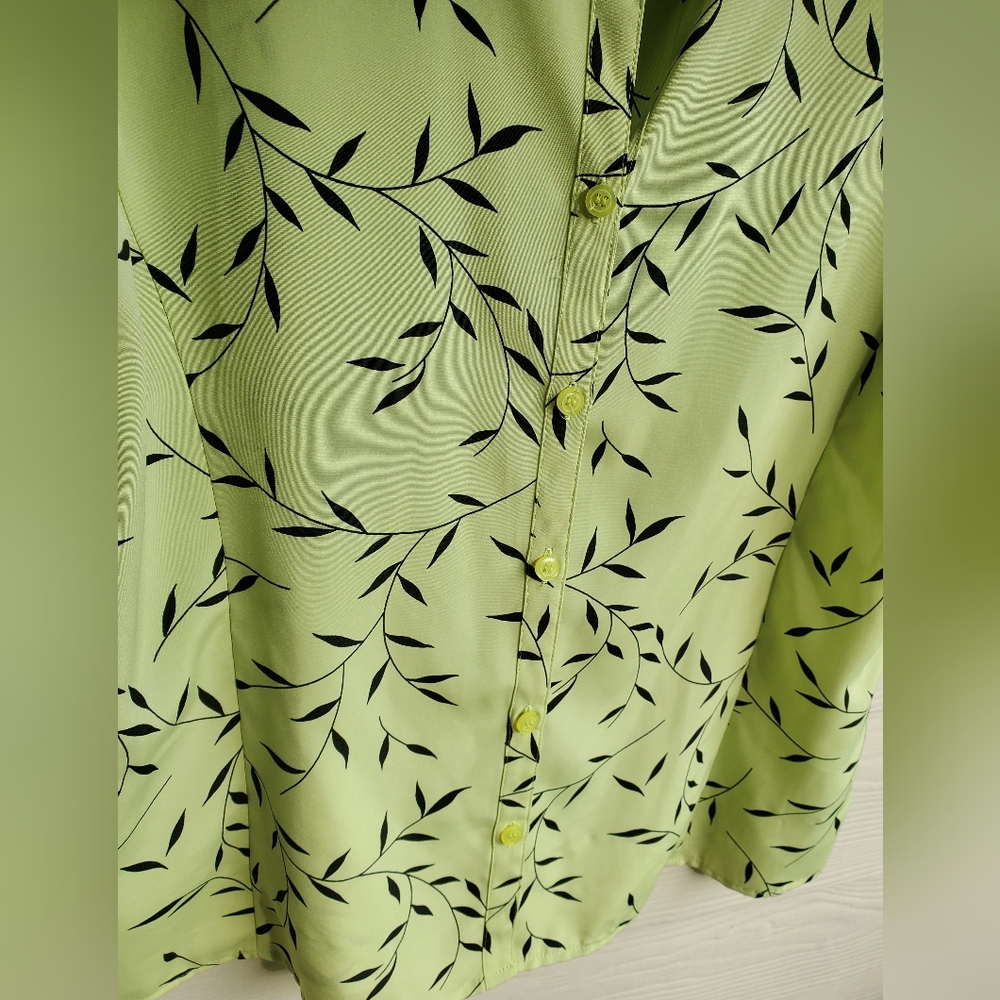 elementz Black Vine Leaf Pattern Short Sleeve Button-down Pistachio Green Blouse - Picture 4 of 13